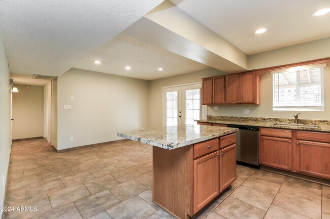 Building Photo - 1239 W Toledo St