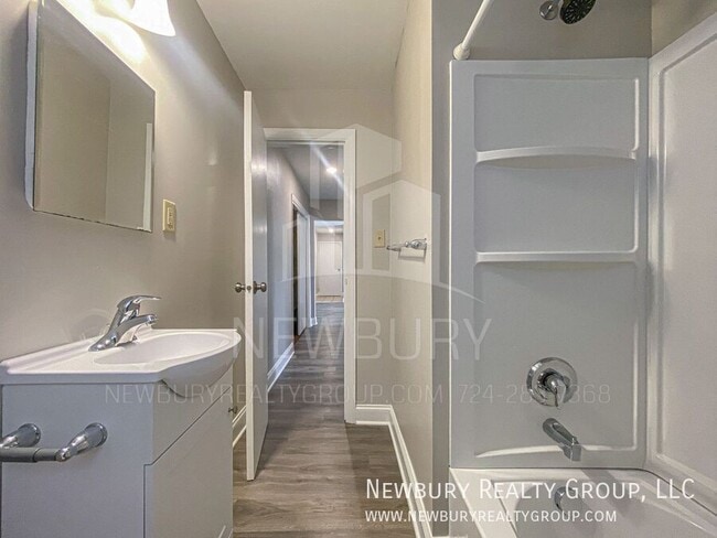 Building Photo - 305 San Juan Dr