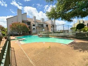 Building Photo - For Lease: Modern 1BR Oasis in the Heart of Dallas