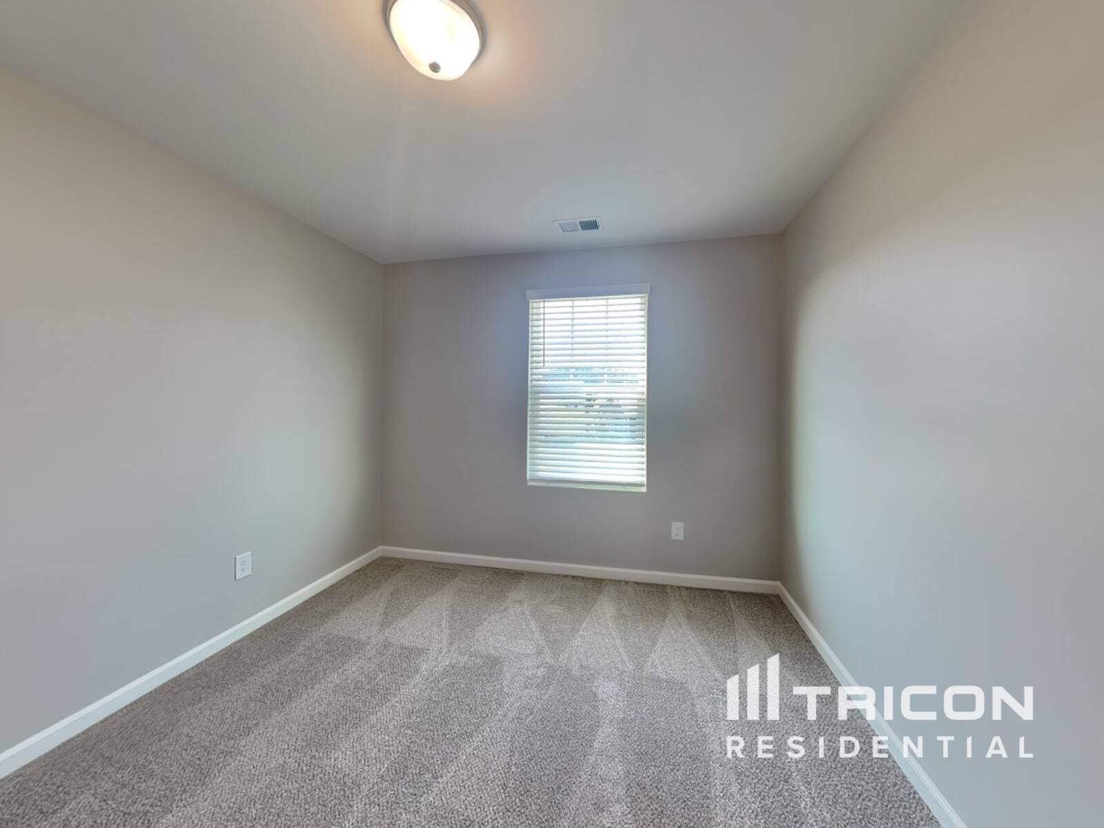Building Photo - 158 Ingle Dr