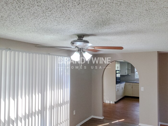 Building Photo - 7755 Tanglewood Dr