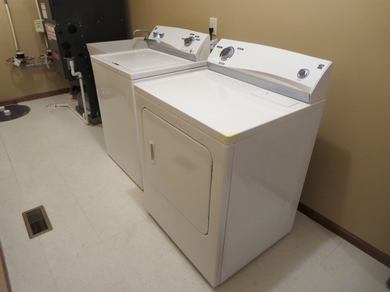 Building Photo - 1061 Taft St S