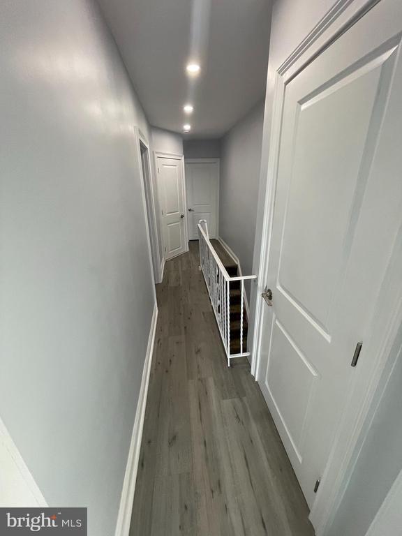 Building Photo - 1839 E Clementine St