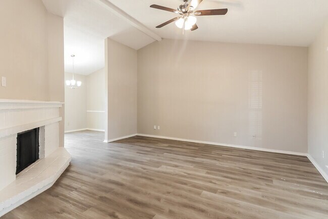 Building Photo - 1313 Timberview Dr