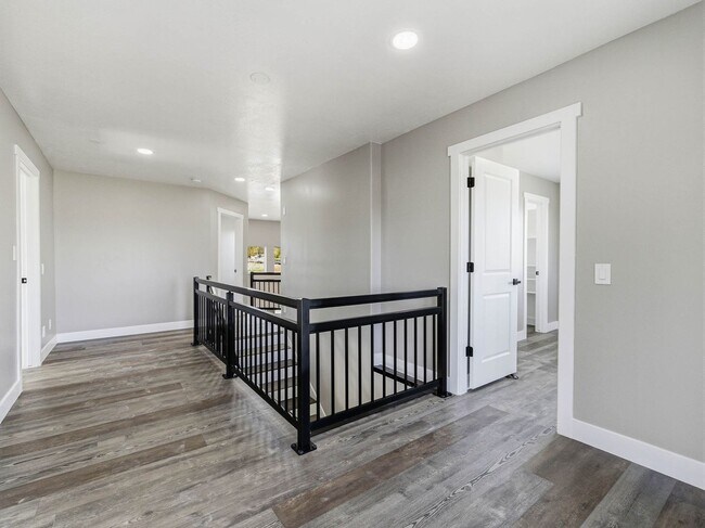 Building Photo - RES_O VAN DER WATT_14512