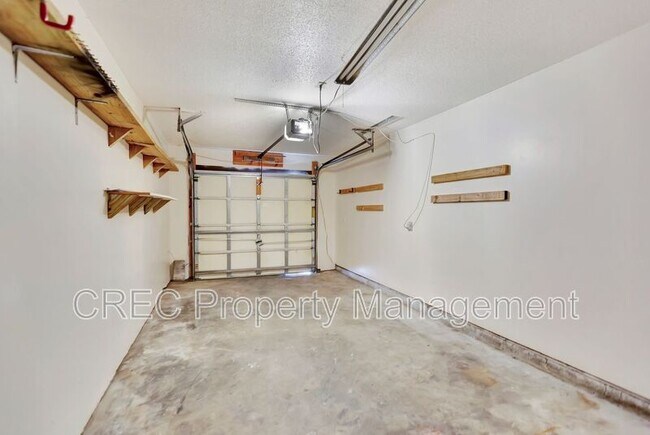 Building Photo - 1200 Margaret Dr