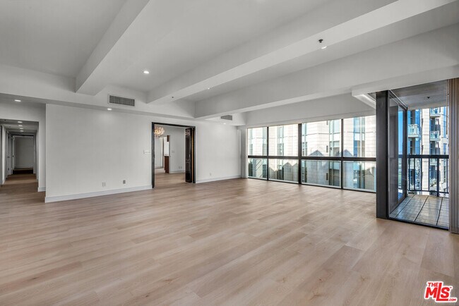 Building Photo - 10790 Wilshire Blvd