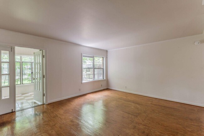 Living Room and separate Sun Room - 2027 Sheridan St