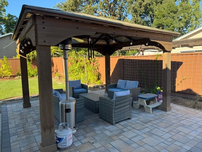 Building Photo - Bright and Modern 3BD/2BA Single-Family Ho...
