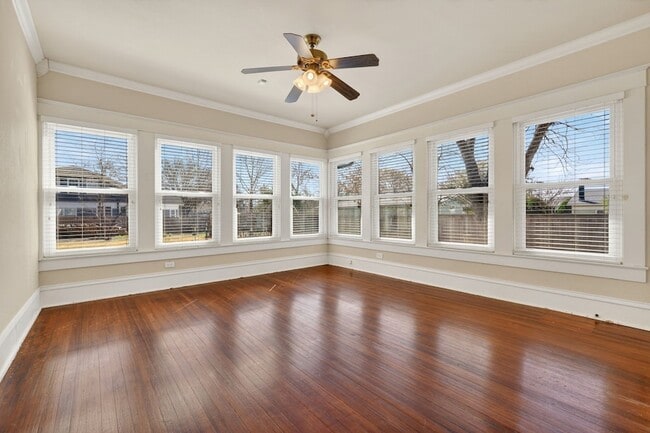 Building Photo - 212 N Grand Ave