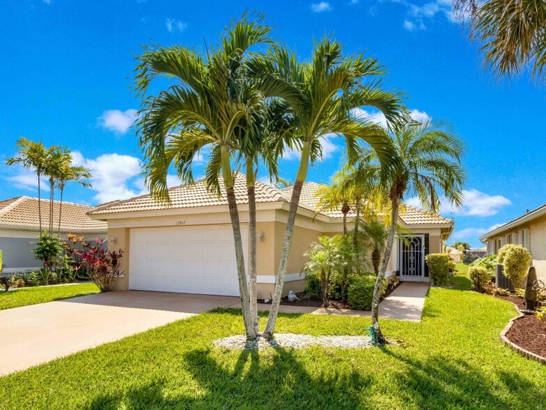 Primary Photo - 12807 Hampton Lakes Cir