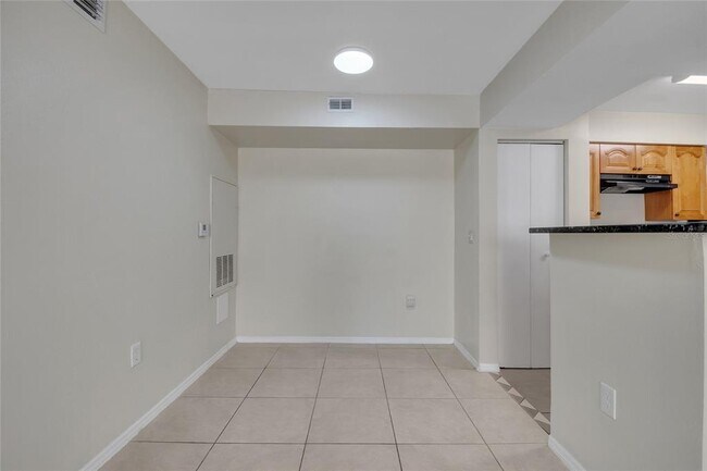 Building Photo - 3028 Parkway Blvd