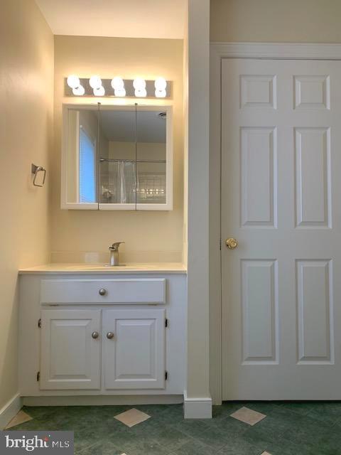 Building Photo - 1440 Kenmore Ave