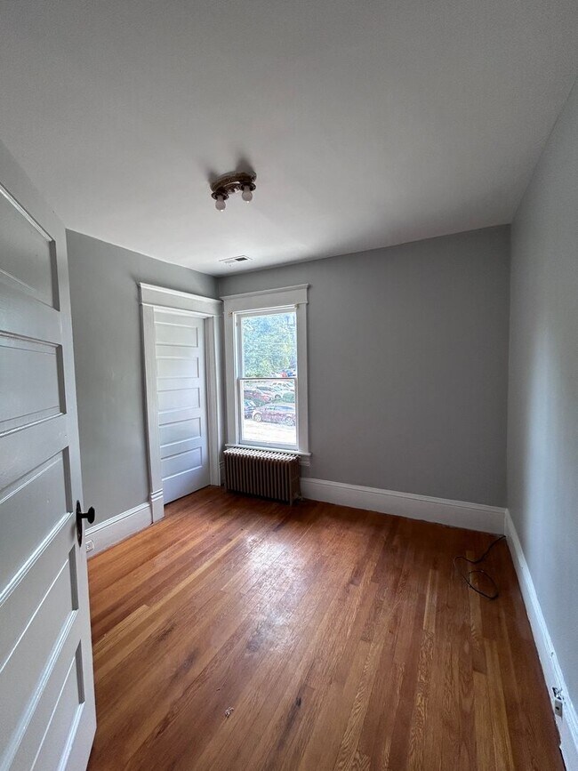 Building Photo - Albemarle/429-431