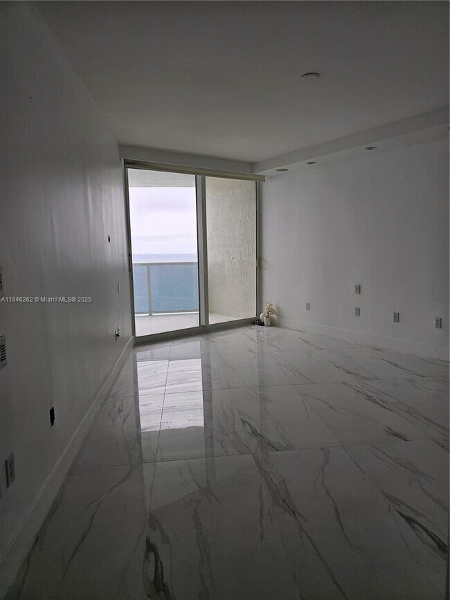 Building Photo - 19111 Collins Ave