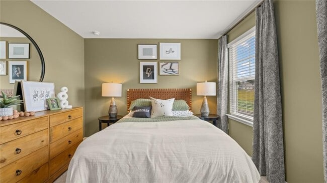 Building Photo - 114 Red Maple Wy