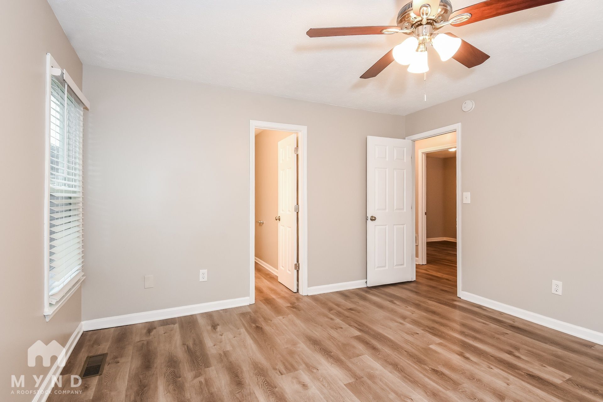 Building Photo - 308 Arapaho Dr SE