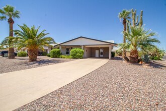 Building Photo - *COMING SOON* Nice 2 bedroom 1.5 bath in a...