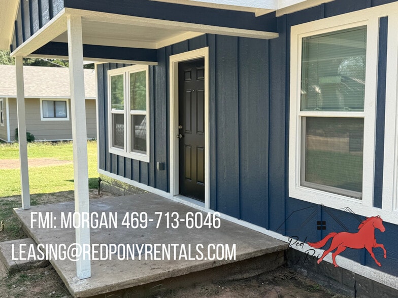 Building Photo - 399 Blackbourn St