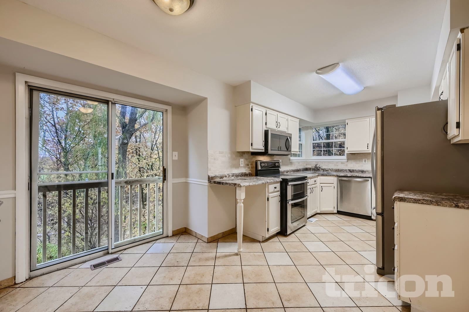 Building Photo - 7832 Falling Leaves Ct