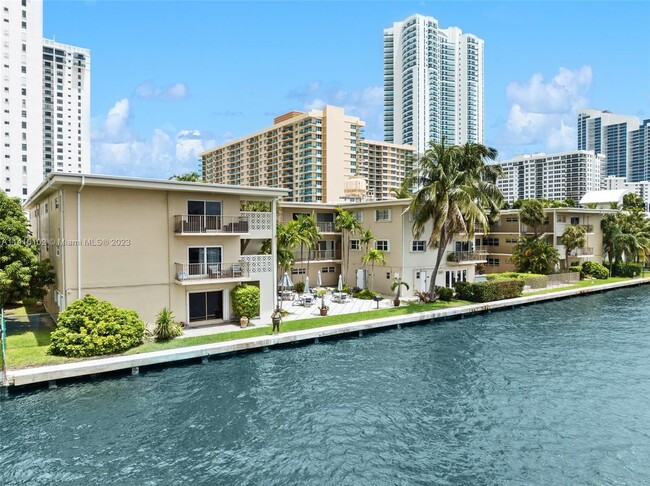 Building Photo - 2600 S Ocean Dr