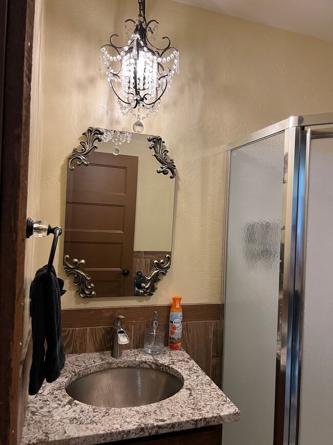 Building Photo - Golden Nugget Apartment