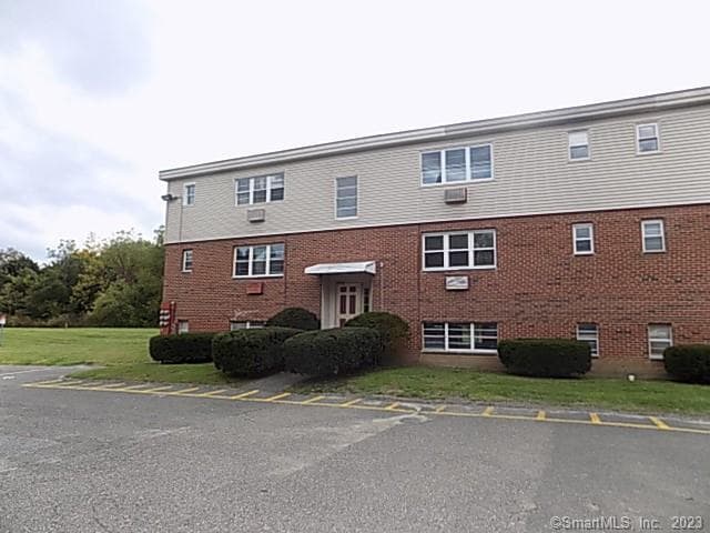 Building Photo - 74 Belair Dr