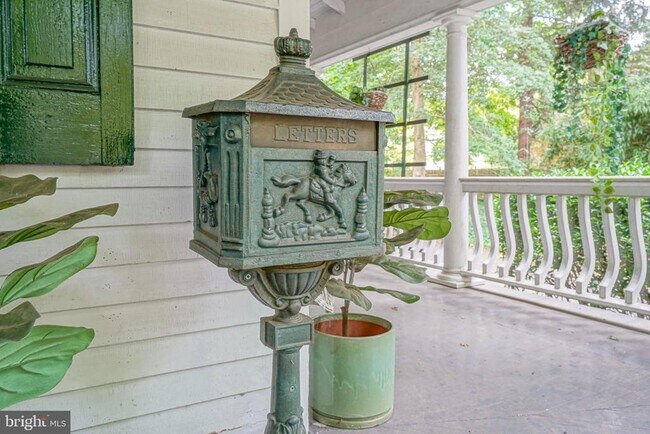 Building Photo - 315 Chestnut St