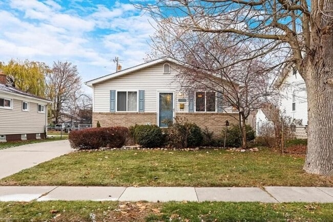 Primary Photo - 22143 Pleasant Ave