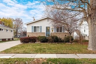 Building Photo - 22143 Pleasant Ave