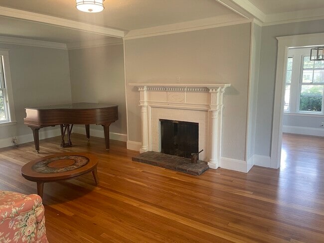 Building Photo - 26 Lawrence Rd