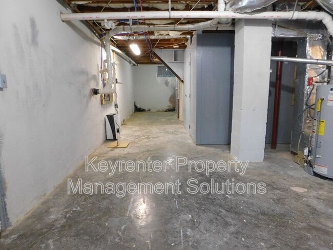 Building Photo - 2317 Cortland St