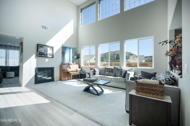 Building Photo - 39118 Forsythia Ln