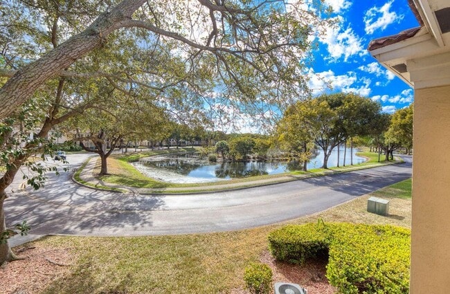 Building Photo - 2400 Centergate Dr