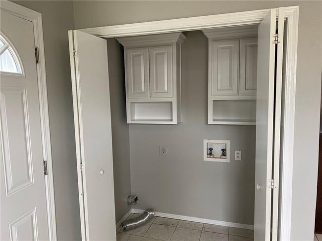 Building Photo - 2911 Beech Ave