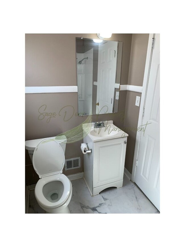 Building Photo - 2 STORY DUPLEX!!!