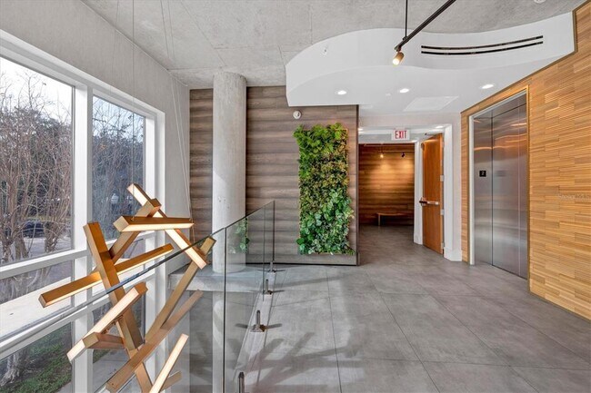 Building Photo - 525 E Jackson St