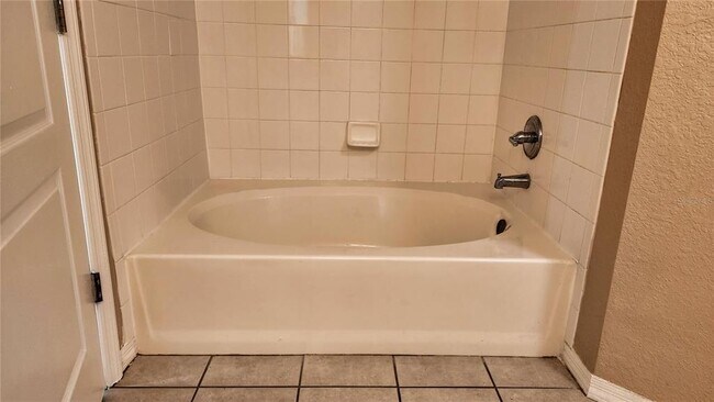 Building Photo - 4114 Central Sarasota Pkwy