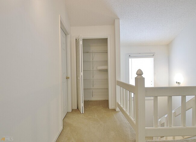 Building Photo - 72 Cobblestone Creek