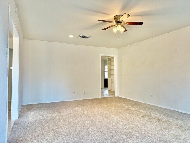 Building Photo - Home for Rent