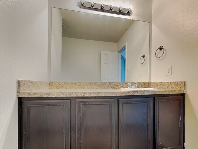 Building Photo - 3410 Maris Way