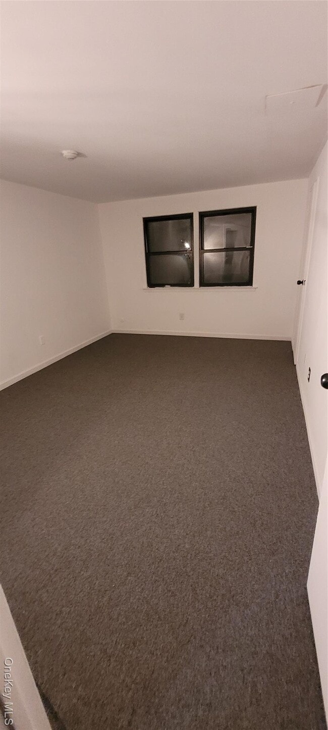 Building Photo - 2 Williamsburg Ct