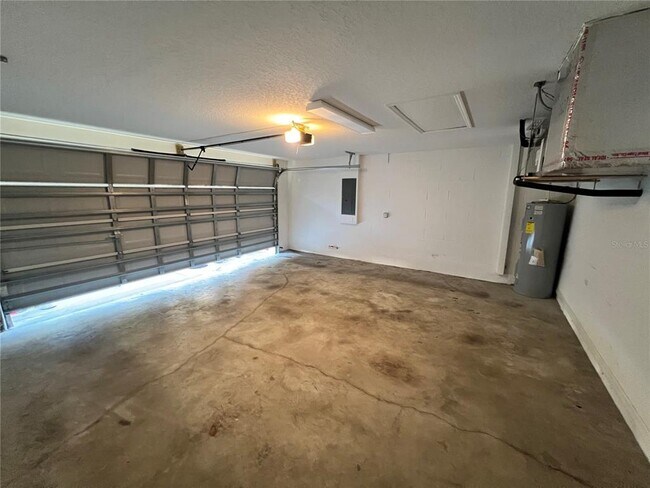 Building Photo - 6 Barbera Ln