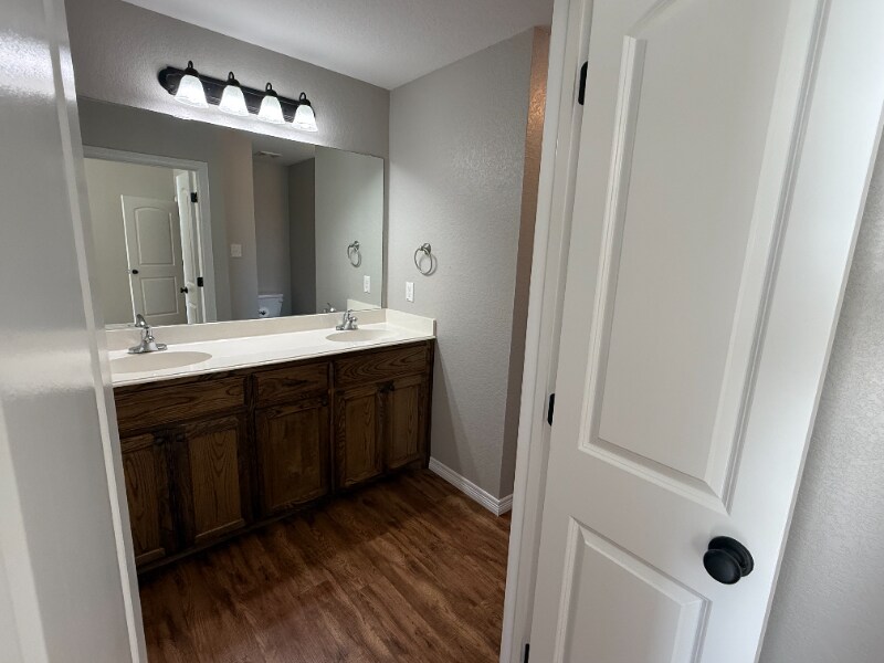 Building Photo - 7120 Echo Hill Dr