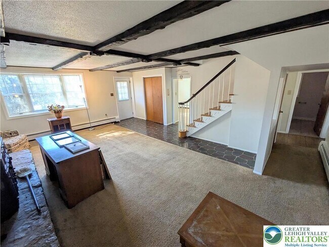 Building Photo - 3470 Rhododendron Dr