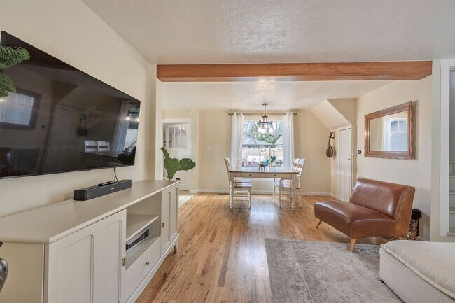 Building Photo - Charming Hillsboro Bungalow with RV Parking & Modern Upgrades!