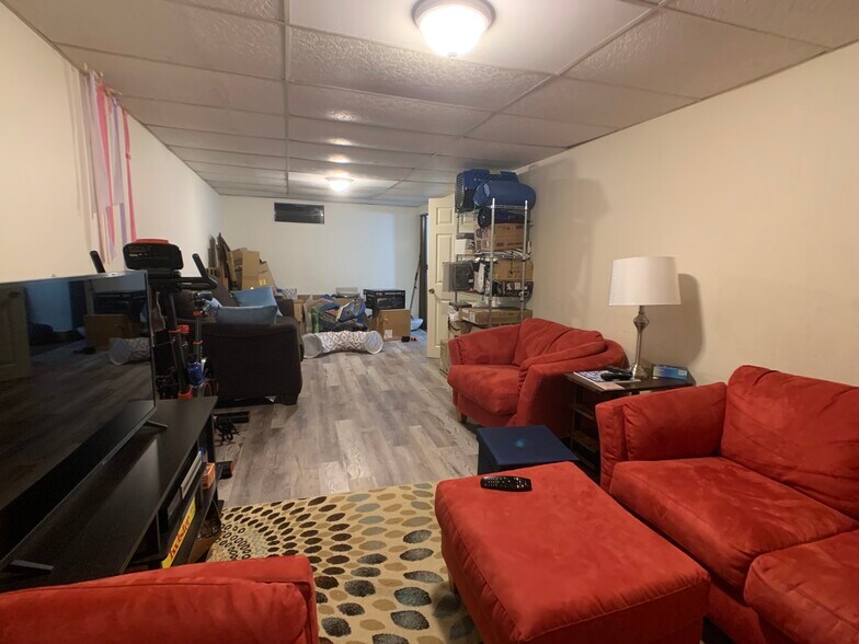 unit 1 basement - 20 Eliot St