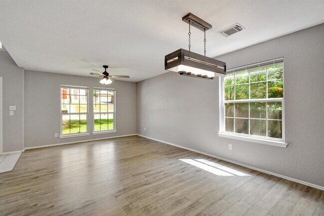 Building Photo - 4314 Knollbluff