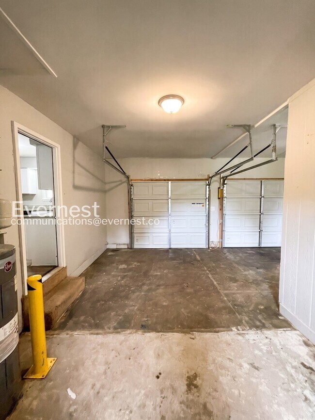 Building Photo - 109 Shirley Dr