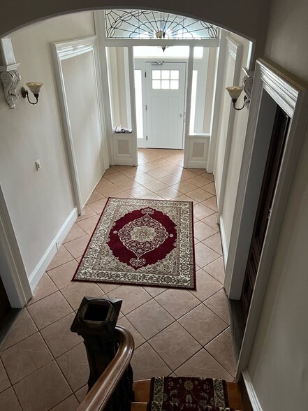 Building Photo - 235 Jackson St